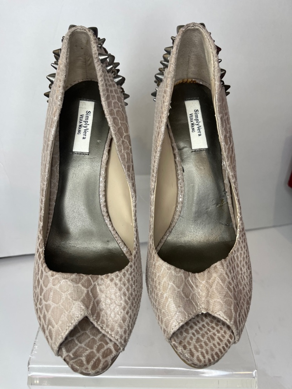 New Vera Wang Studded Peep-Toe High Heels in Beige Snake - Picture 7 of 12